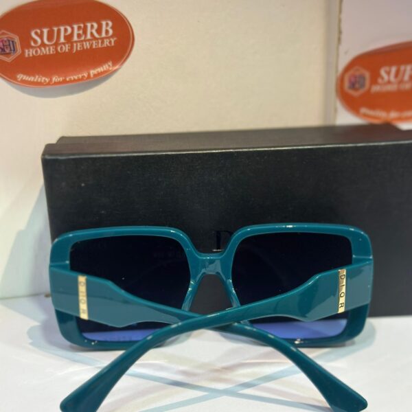 Dior sunshade 
Milo