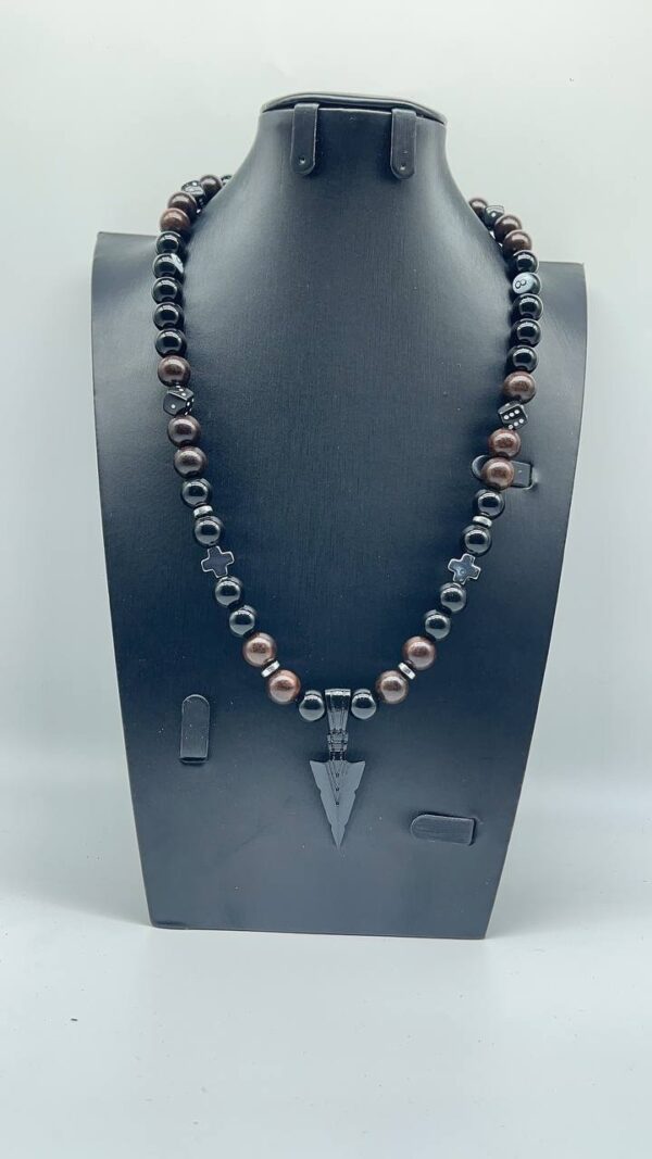 Neckbeaded 02