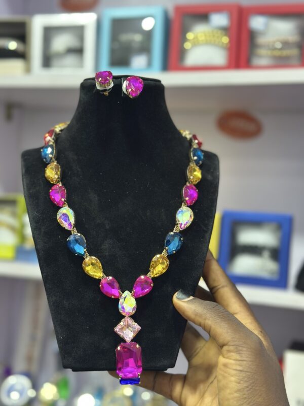 Colorful necklace set