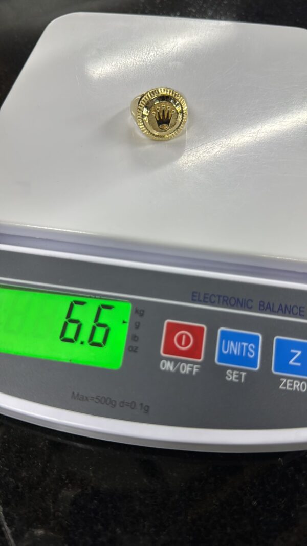 6.6 gram Italian men hold ring