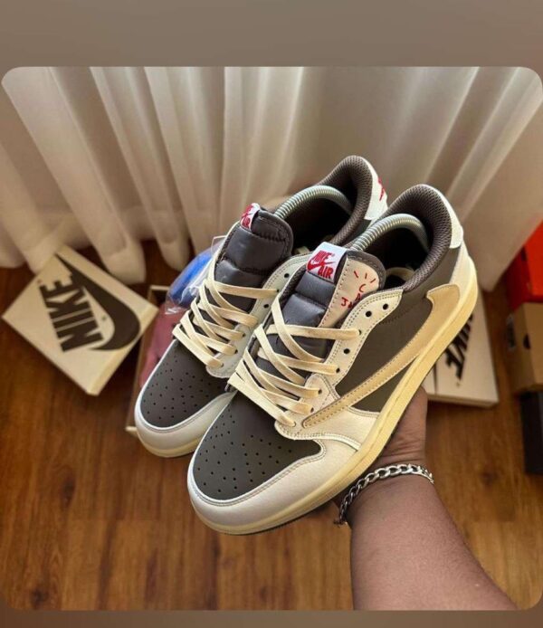HIGH QUALITY NIKE AIR JORDAN 1 X TRAVIS SCOTT SNEAKER
