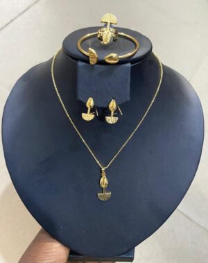 35da1a86-30bc-4edf-addb-7a1a85d33d4a Baby set