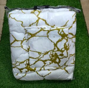 e831f05f-e712-4354-be51-dbb85925e65a Duvet set